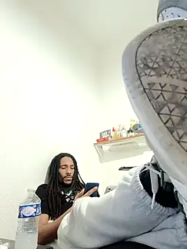 Snapshot of Mikaaa97 chatting on 12-22-25, 07:44 Mikaaa97 online show from 12-22-25, 07:44