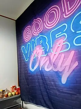 Snapshot of Mikaaa97 chatting on 01-11-26, 01:43 Mikaaa97 online show from 01-11-26, 01:43