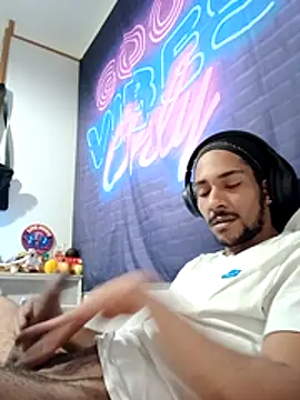 Snapshot of Mikaaa97 chatting on 01-16-26, 01:20 Mikaaa97 online show from 01-16-26, 01:20