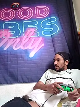 Snapshot of Mikaaa97 chatting on 02-01-26, 03:32 Mikaaa97 online show from 02-01-26, 03:32