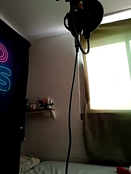 Snapshot of Mikaaa97 chatting on 02-21-26, 12:06 Mikaaa97 online show from 02-21-26, 12:06