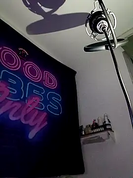 Snapshot of Mikaaa97 chatting on 03-14-26, 01:23 Mikaaa97 online show from 03-14-26, 01:23