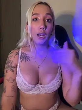 Isa klein online show from 10-05-25, 04:22