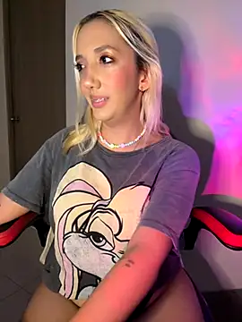 Isa klein online show from 10-12-25, 06:29