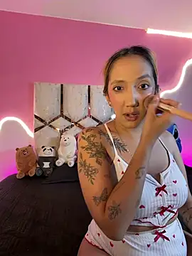 Snapshot of Isa_klein chatting on 07-16-26, 03:56 Isa klein online show from 07-16-26, 03:56