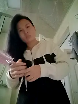 Snapshot of wen78759 chatting on 10-24-25, 02:52 wen78759 online show from 10-24-25, 02:52