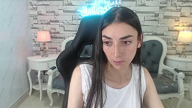 Maily a  online show from 09-26-25, 02:59