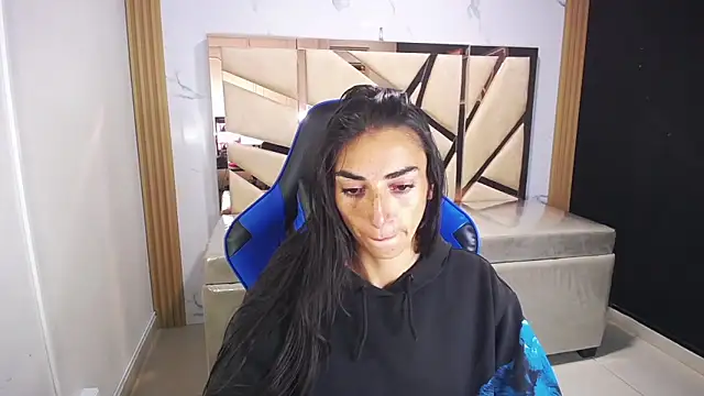 Maily a  online show from 01-10-26, 02:57