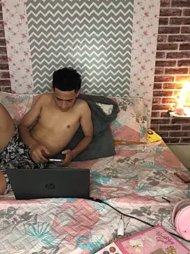 Snapshot of KaMila_M00N chatting on 09-29-25, 04:01 KaMila M00N online show from 09-29-25, 04:01