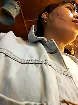 Snapshot of linhkem-cute chatting on 09-20-25, 07:26 linhkem-cute online show from 09-20-25, 07:26