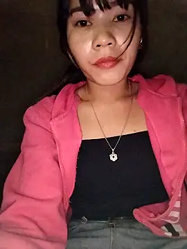 Snapshot of linhkem-cute chatting on 11-17-25, 09:48 linhkem-cute online show from 11-17-25, 09:48