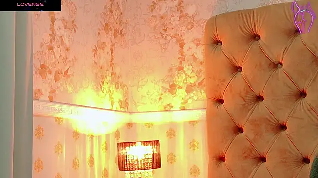 CoraVex online show from 10-31-25, 04:35