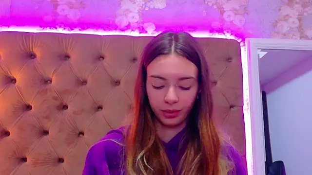 CoraVex online show from 04-28-26, 01:59