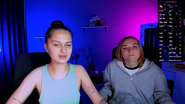 Snapshot of casey_meow_ chatting on 09-18-25, 01:24 casey meow online show from 09-18-25, 01:24