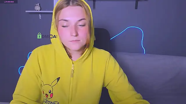 Snapshot of casey_meow_ chatting on 09-29-25, 01:05 casey meow online show from 09-29-25, 01:05