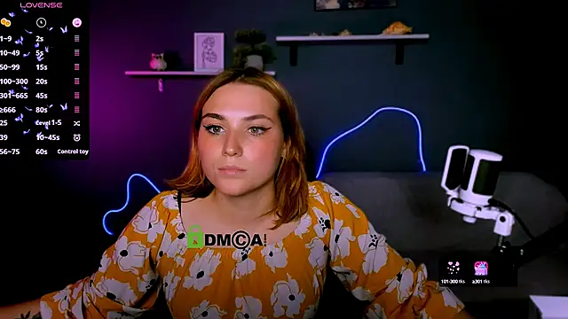 Snapshot of casey_meow_ chatting on 10-14-25, 01:01 casey meow online show from 10-14-25, 01:01