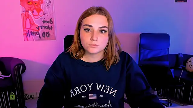 Snapshot of casey_meow_ chatting on 12-05-25, 10:13 casey meow online show from 12-05-25, 10:13