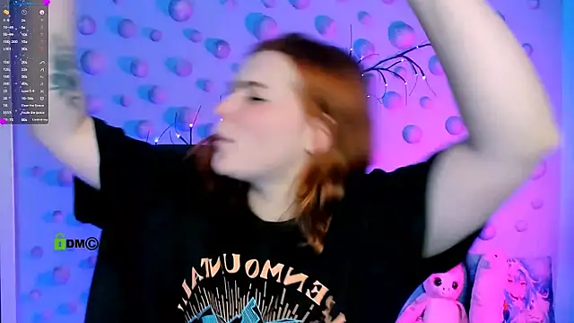 Snapshot of casey_meow_ chatting on 12-23-25, 11:08 casey meow online show from 12-23-25, 11:08