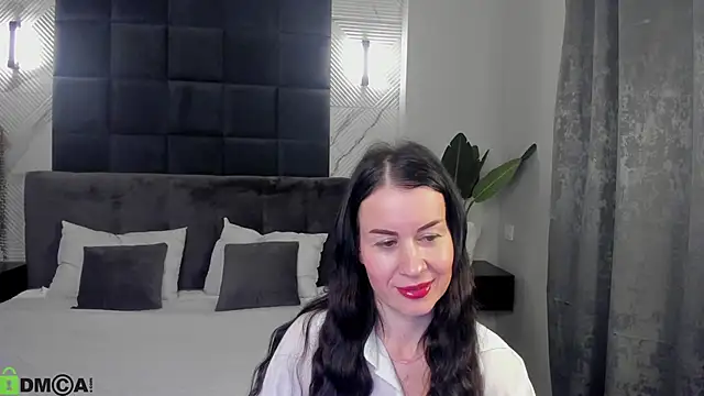 Snapshot of Stella_Leon chatting on 10-19-25, 01:28 Stella Leon online show from 10-19-25, 01:28