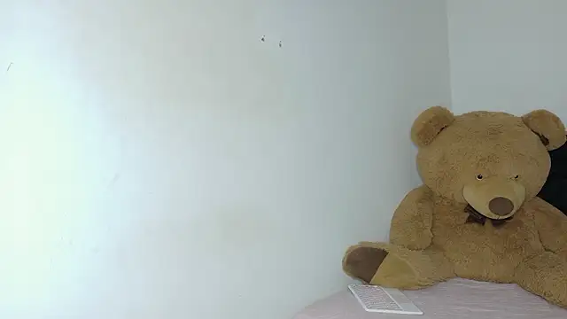 Snapshot of Natashaparker__ chatting on 02-11-26, 08:14 Natashaparker online show from 02-11-26, 08:14