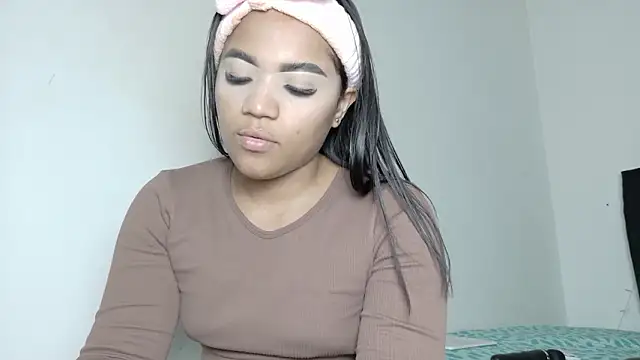 Snapshot of Natashaparker__ chatting on 03-05-26, 08:27 Natashaparker online show from 03-05-26, 08:27