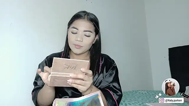 Snapshot of Natashaparker__ chatting on 03-12-26, 09:43 Natashaparker online show from 03-12-26, 09:43