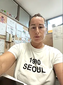 Snapshot of bichota85 chatting on 10-14-25, 11:00 bichota85 online show from 10-14-25, 11:00