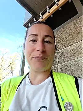 Snapshot of bichota85 chatting on 10-27-25, 12:20 bichota85 online show from 10-27-25, 12:20