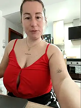 Snapshot of bichota85 chatting on 01-10-26, 11:12 bichota85 online show from 01-10-26, 11:12