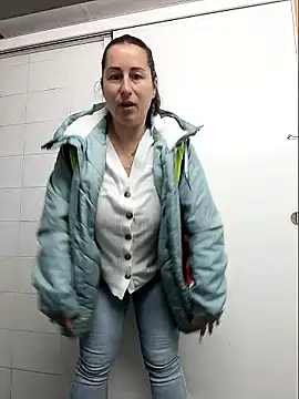 Snapshot of bichota85 chatting on 01-14-26, 09:15 bichota85 online show from 01-14-26, 09:15