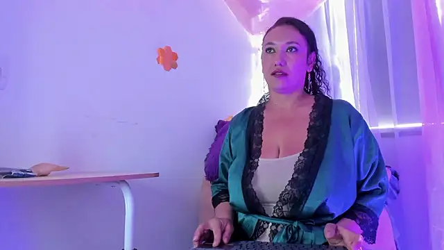 sharlot montalvo  online show from 02-04-26, 09:31