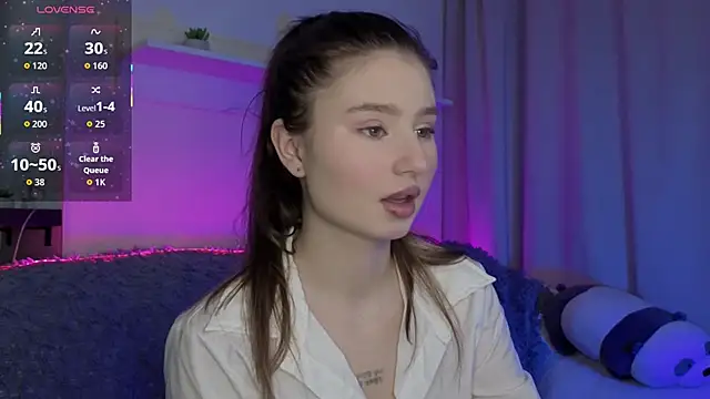 Snapshot of _Lua__ chatting on 02-19-26, 10:17 Lua online show from 02-19-26, 10:17