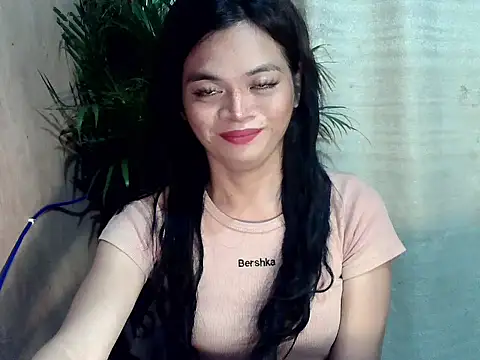 Snapshot of Nikah_loves_u chatting on 11-20-25, 12:38 Nikah loves u online show from 11-20-25, 12:38