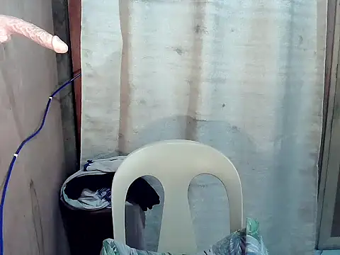 Snapshot of Nikah_loves_u chatting on 12-17-25, 04:02 Nikah loves u online show from 12-17-25, 04:02