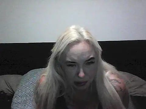 Snapshot of SweetLilith01 chatting on 09-19-25, 07:03 SweetLilith01 online show from 09-19-25, 07:03