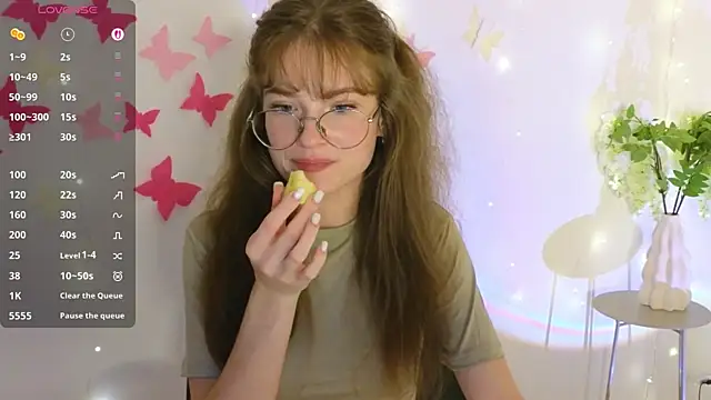 Snapshot of Katyaa_Lover chatting on 10-06-25, 03:31 Katyaa Lover online show from 10-06-25, 03:31