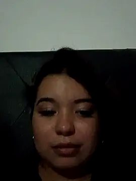 Snapshot of LunaWiill_ chatting on 10-27-25, 01:53 LunaWiill online show from 10-27-25, 01:53