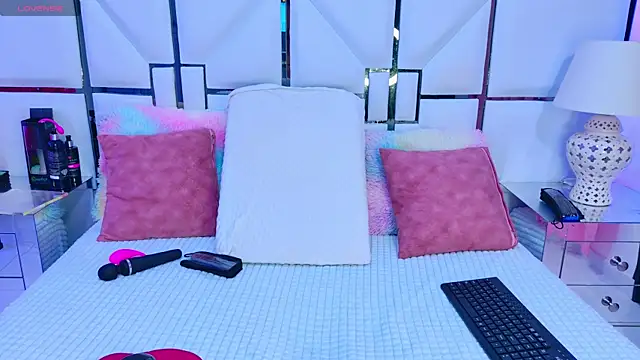 Snapshot of SabrinnaTaylor chatting on 11-09-25, 07:23 SabrinnaTaylor online show from 11-09-25, 07:23