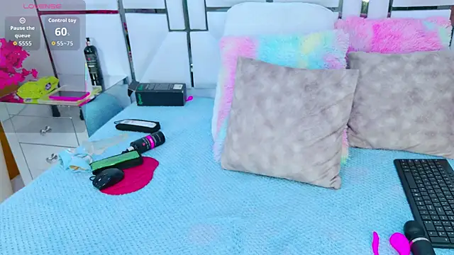 Snapshot of SabrinnaTaylor chatting on 11-18-25, 07:07 SabrinnaTaylor online show from 11-18-25, 07:07