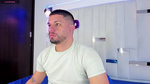 Snapshot of Jacob19_ chatting on 11-02-25, 12:18 Jacob19  online show from 11-02-25, 12:18