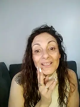 Snapshot of dulcefanny chatting on 09-30-25, 01:05 dulcefanny online show from 09-30-25, 01:05