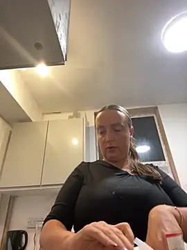 QueenStacyxox online show from 10-03-25, 09:01