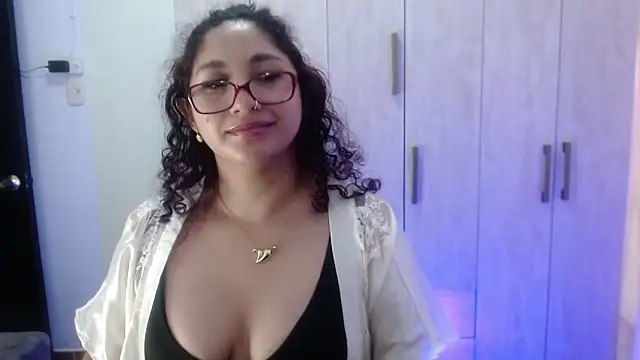 Gia Dior online show from 10-29-25, 12:07