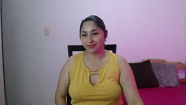 Gia Dior online show from 11-28-25, 11:18