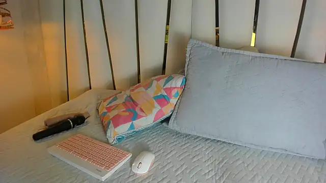 mia vy online show from 01-14-26, 03:12