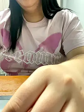 Snapshot of Ellainaaa chatting on 10-11-25, 10:41 Ellainaaa online show from 10-11-25, 10:41