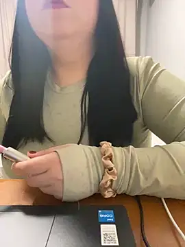 Snapshot of Ellainaaa chatting on 10-12-25, 08:41 Ellainaaa online show from 10-12-25, 08:41