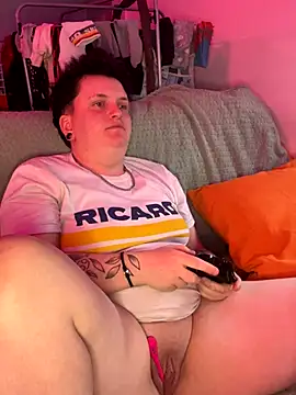 Snapshot of captaine_pioupiou chatting on 11-15-25, 03:08 captaine pioupiou online show from 11-15-25, 03:08