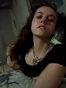 Snapshot of cicithtbitch chatting on 10-17-25, 03:42 cicithtbitch online show from 10-17-25, 03:42