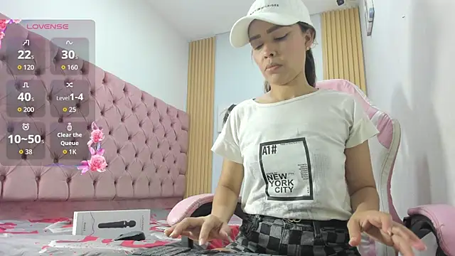 Naomis 35 online show from 03-12-26, 08:48